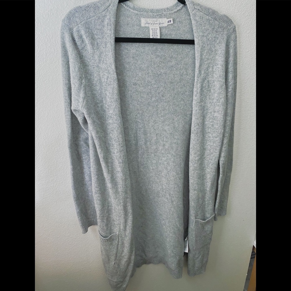 Gray cardigan with pockets